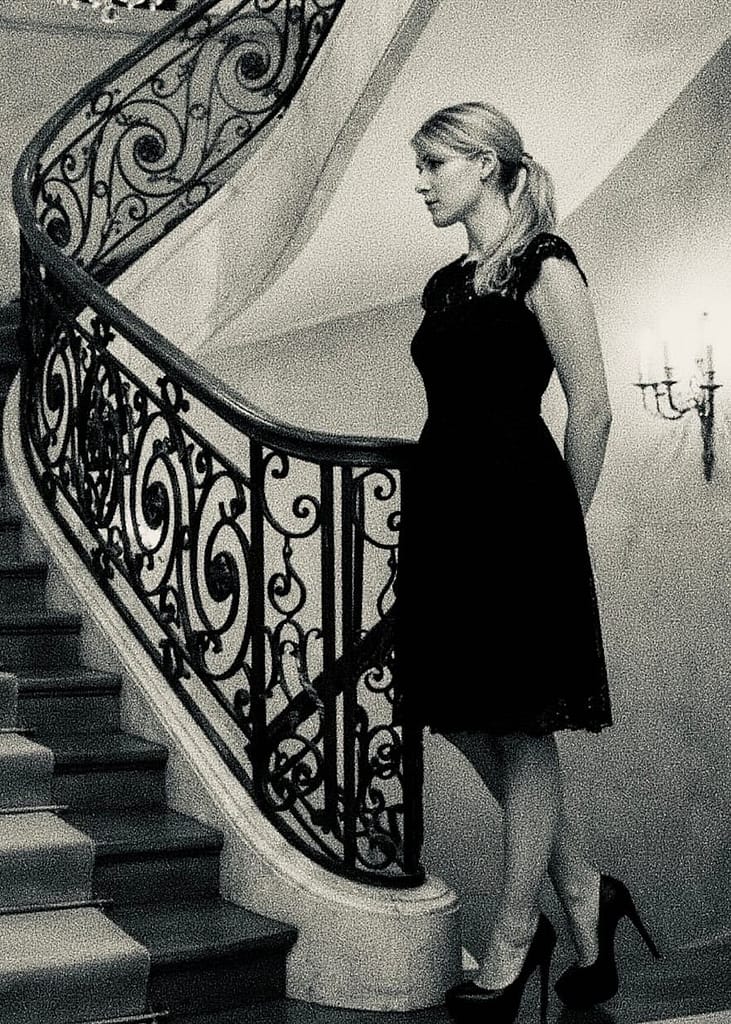Submissive Escort jO