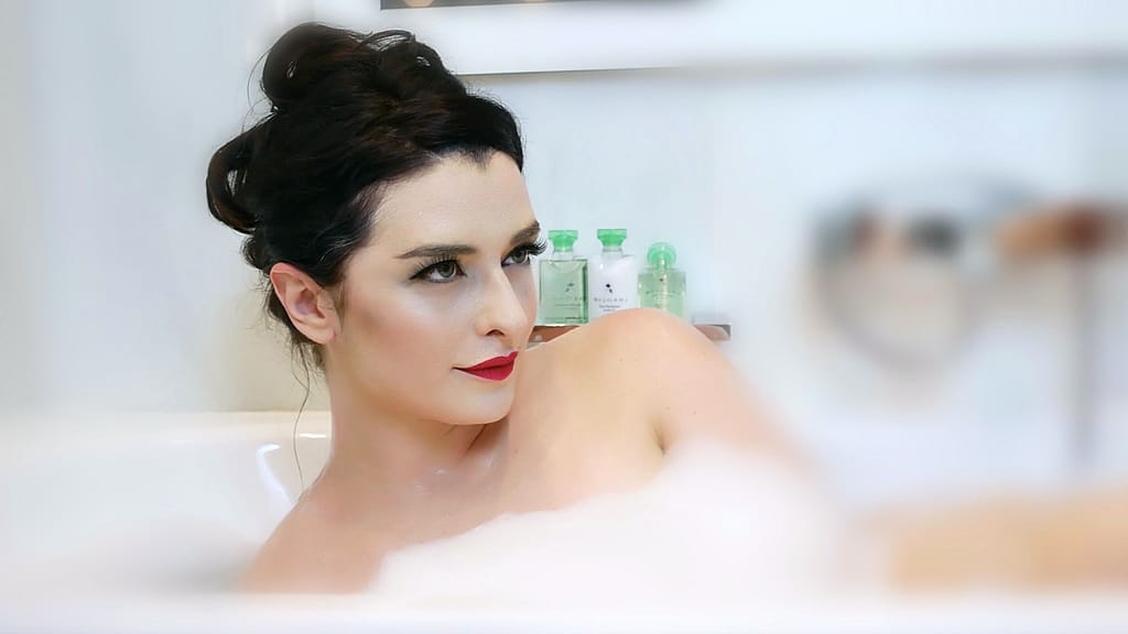 Mistress Bella Lugosi im Interview auf Lady-Sas.com.