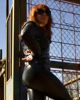 Misia The Witch, Milan dominatrix blending Femdom with tarot, esotericism and ritual BDSM