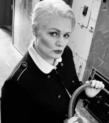 Die Aufseherin im SM-Zuchthaus in Dresden.