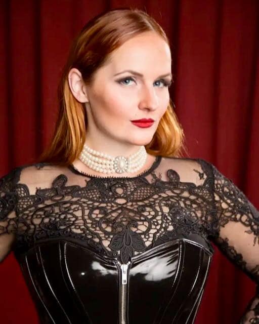 Cassandra van Cane, Domina in Zürich