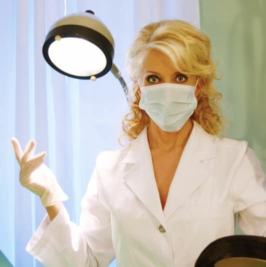 Domina in Berlin: Lady Constanza im Interview auf Lady-Sas.com.