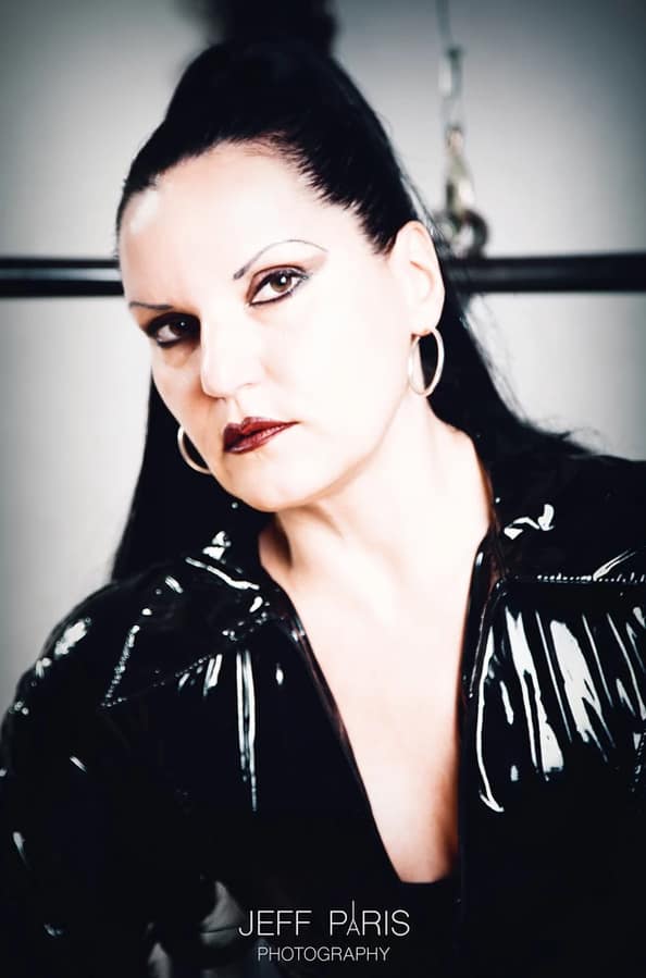 Domina Silvia: Portraitbild