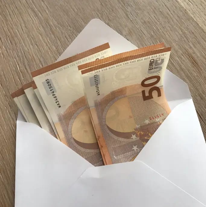 Financial tribute for Findom Lady Judith