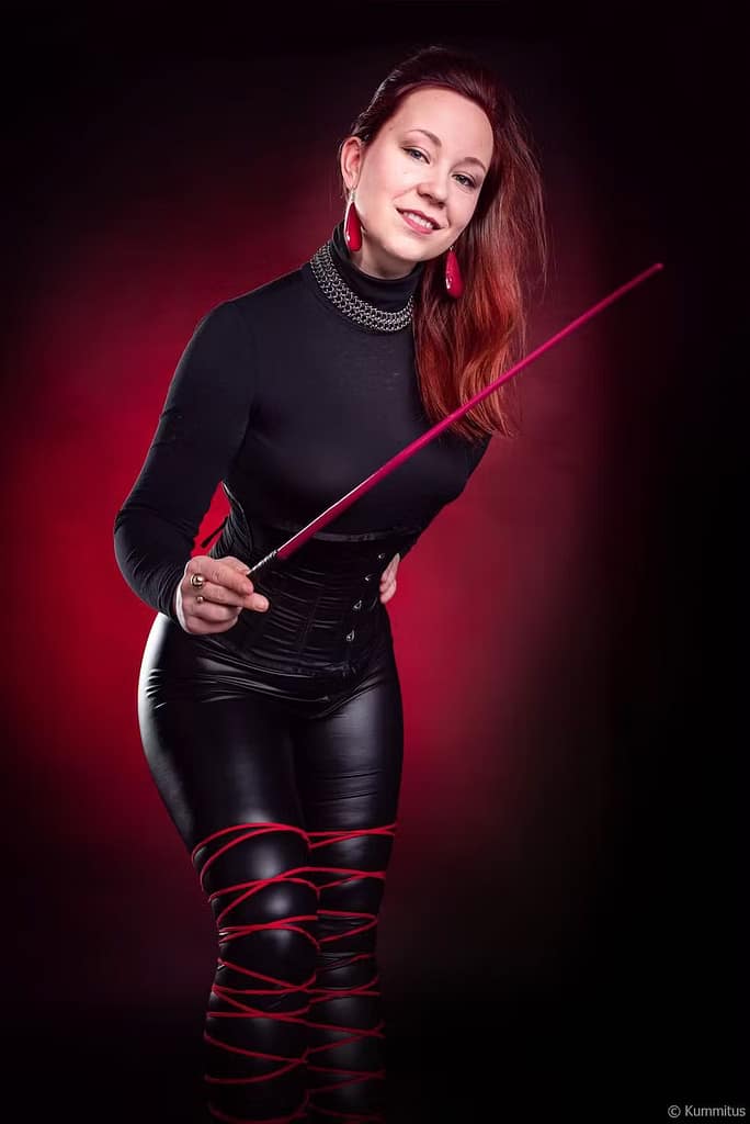 Dominatrix Vilma Vallaton, Finland