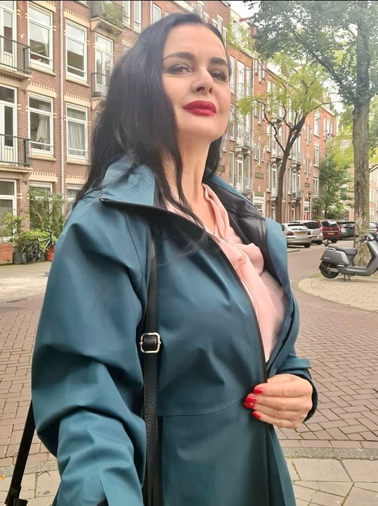 Mistress Dominatrix Dinah
Femdom Expert Sensual Teaser