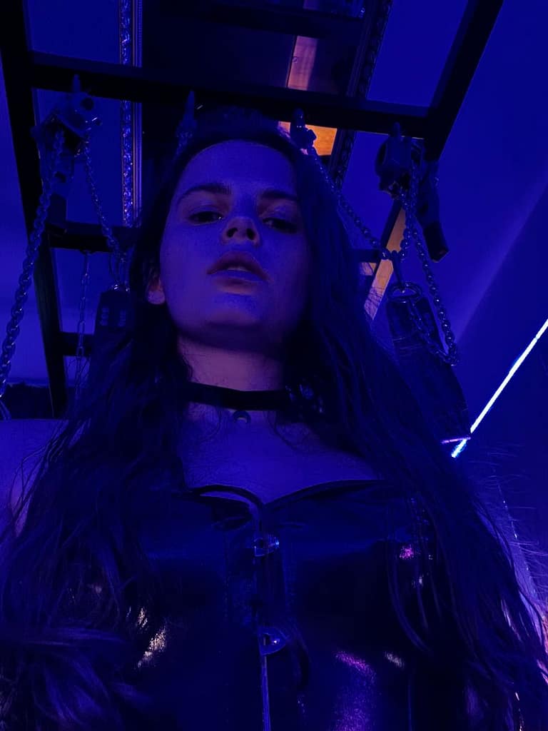 Domina in München: Melody Moon auf Lady-Sas.com.