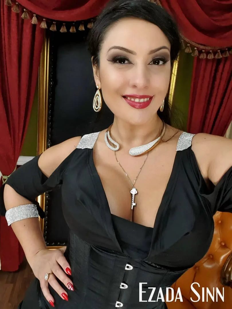 Dominatrix in Bucharest, Romania: Mistress Ezada Sinn