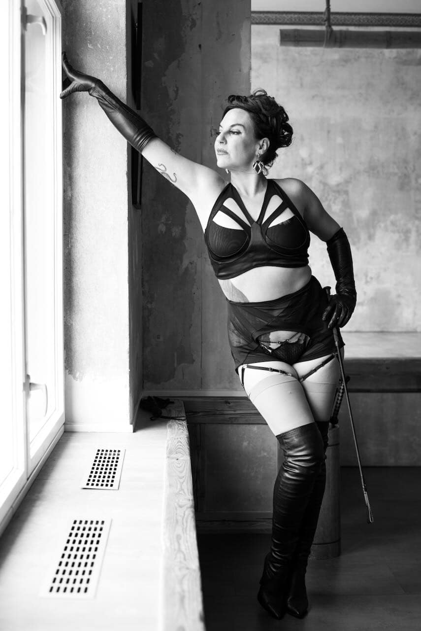 Domina in Berlin: Fräulein Angelina – Interview bei Lady-Sas.com