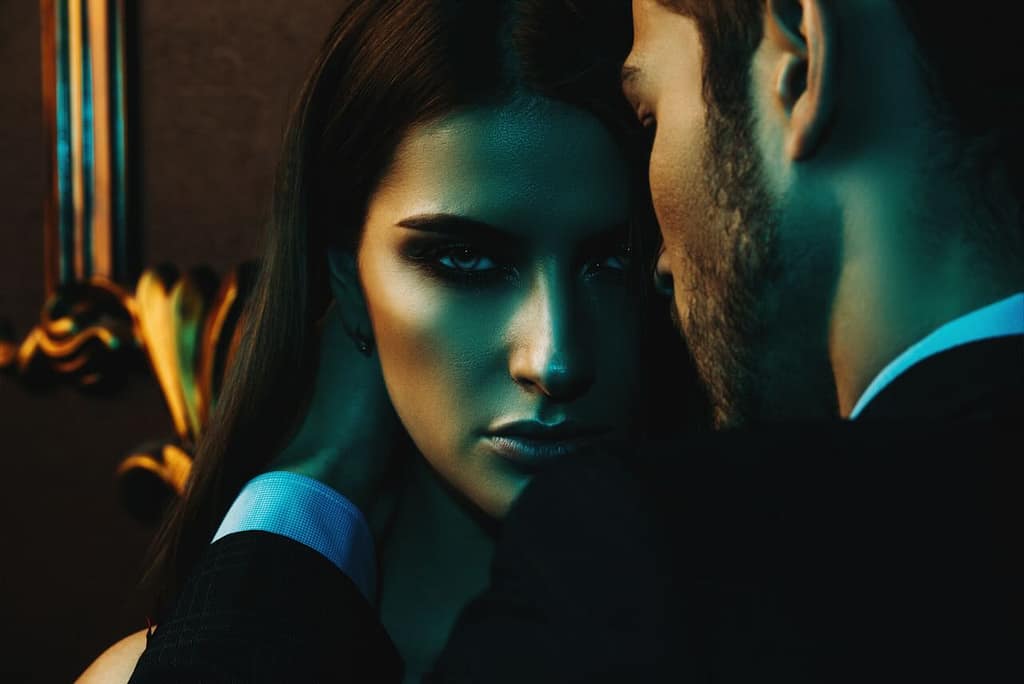 BDSM Workshop: Mysteriöses Paar im Close-up.