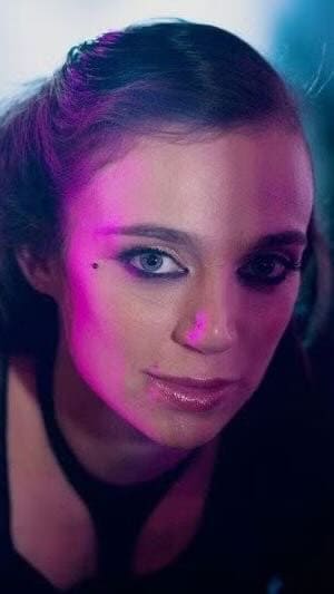 Sklavin Usagi im Interview