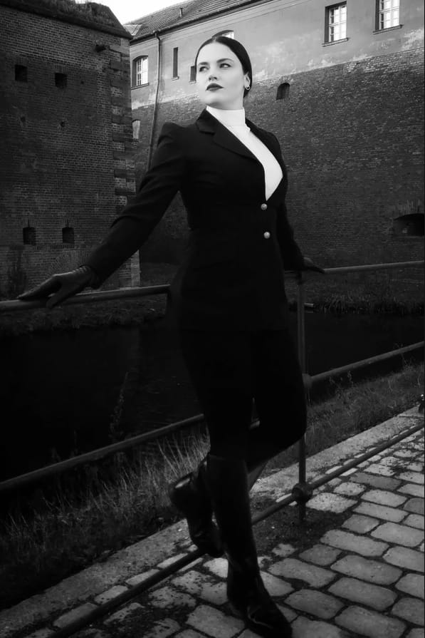 Deva Berlin Holistic BDSM