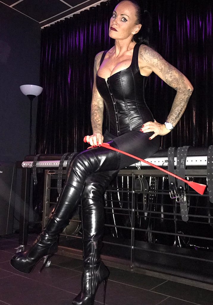 Domina Liane