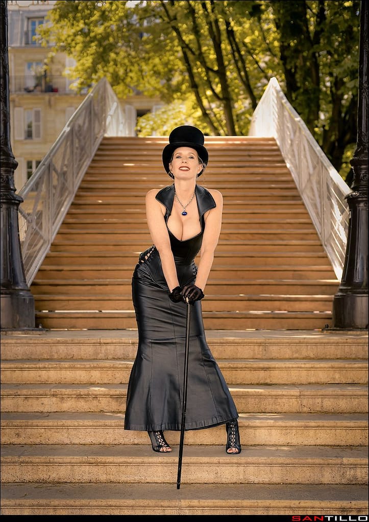 Domina M Paris